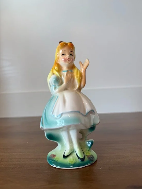 1960 Walt Disney Alice In Wonderland 5” Porcelain Figurine Watch Holder- Japan - Picture 4 of 6